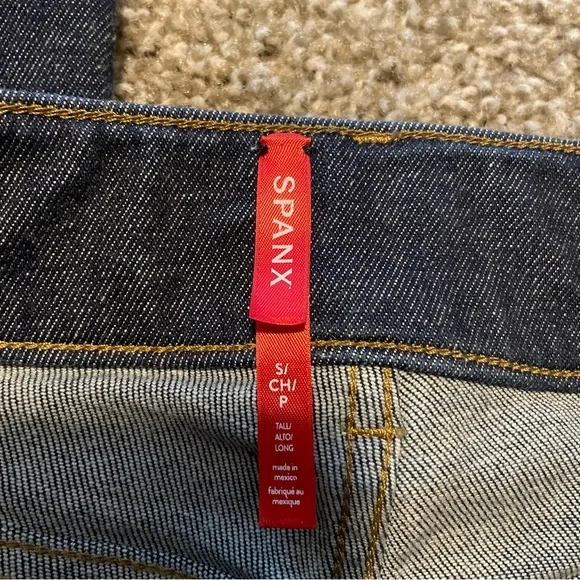 Spanx Kick Flare pull on jeans small - Picture 3 of 5